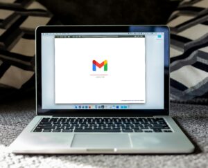 Microsoft_Office_vs_Google _Workspace_in_2025_The_Definitive_Productivity_Suite_Comparison